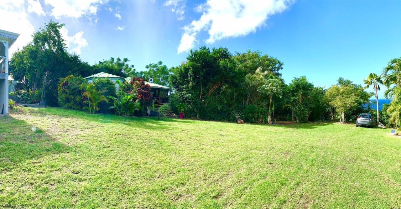 Lodge Colibris Vue Panoramique Mer Et Montagne Pelee , 500 M Plage Dans Un Parc , Calme Assure Ideal Pour Decouvrir Le Nord Caraibes Le Carbet Exterior foto