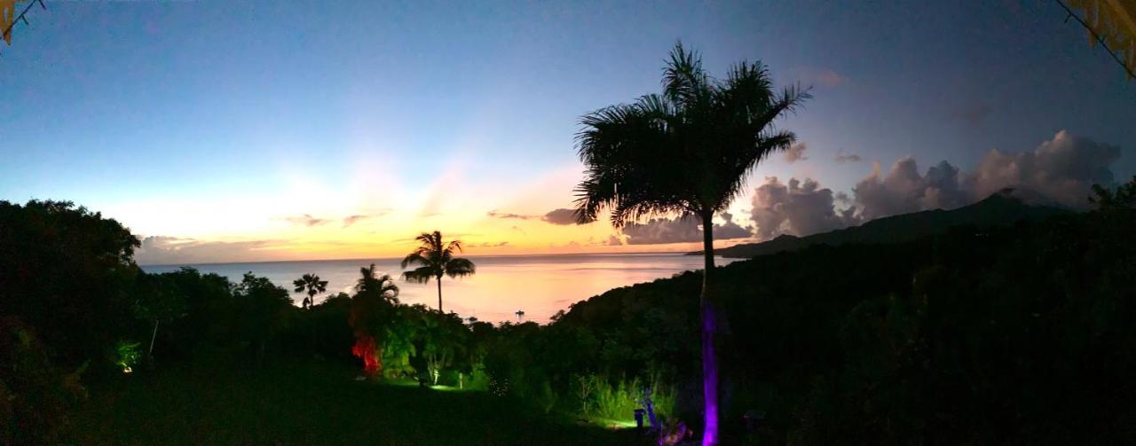 Lodge Colibris Vue Panoramique Mer Et Montagne Pelee , 500 M Plage Dans Un Parc , Calme Assure Ideal Pour Decouvrir Le Nord Caraibes Le Carbet Exterior foto